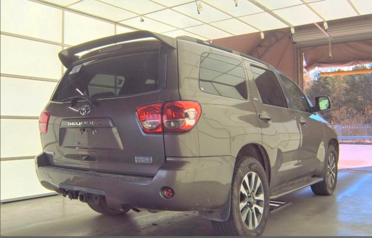 Toyota Sequoia Sr5