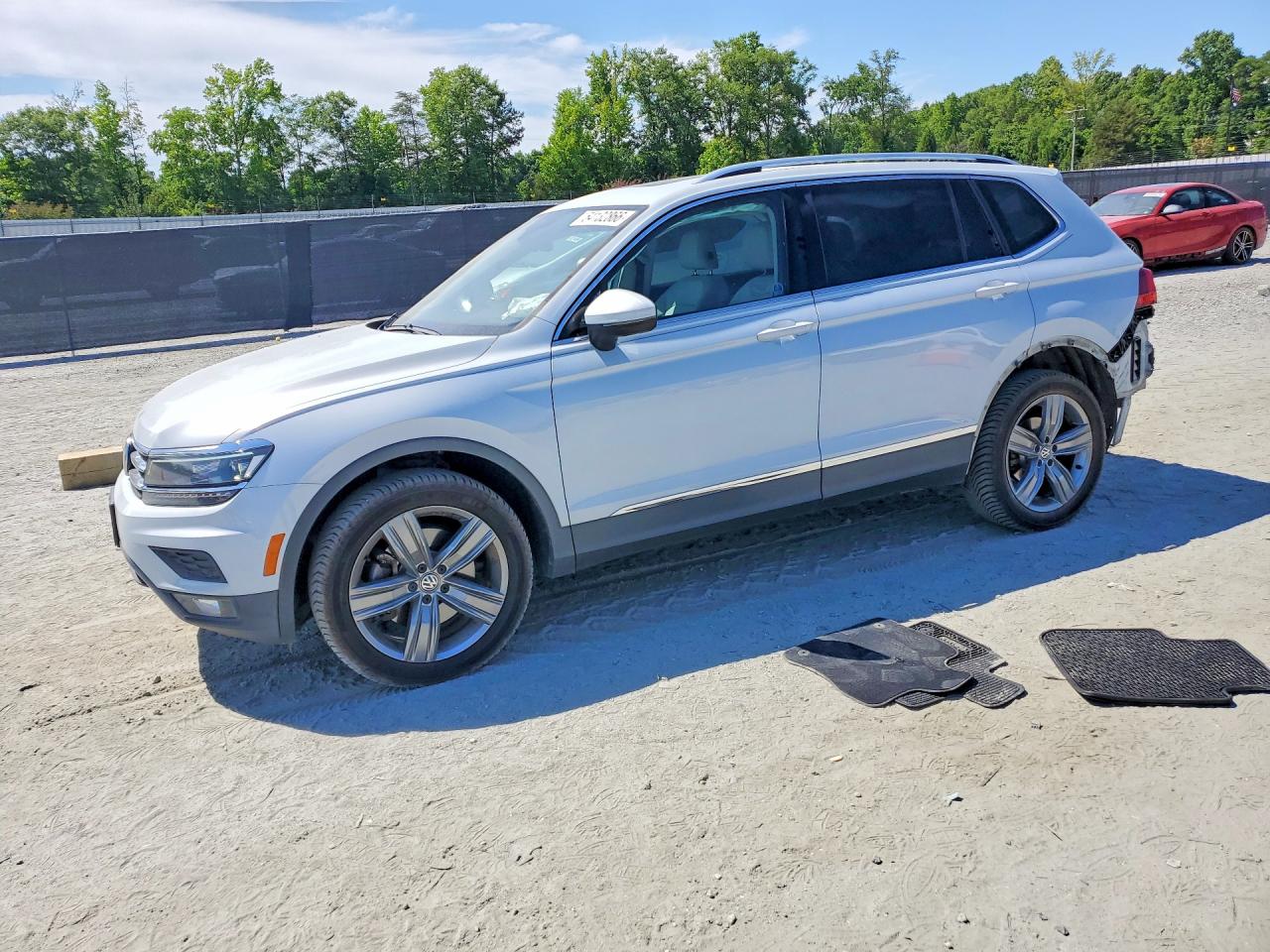 Salvage Volkswagen Tiguan Image