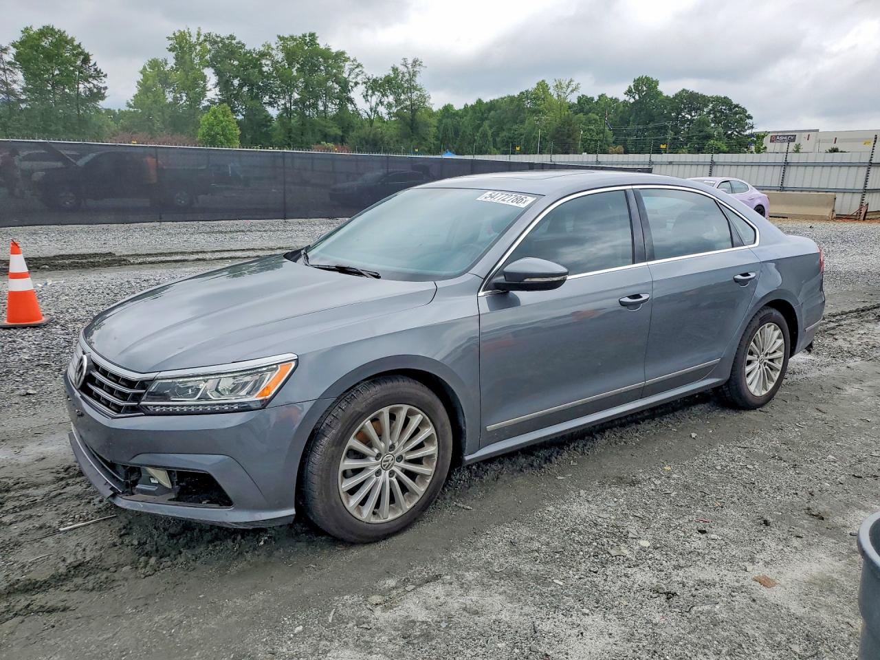 Salvage Volkswagen Passat Image