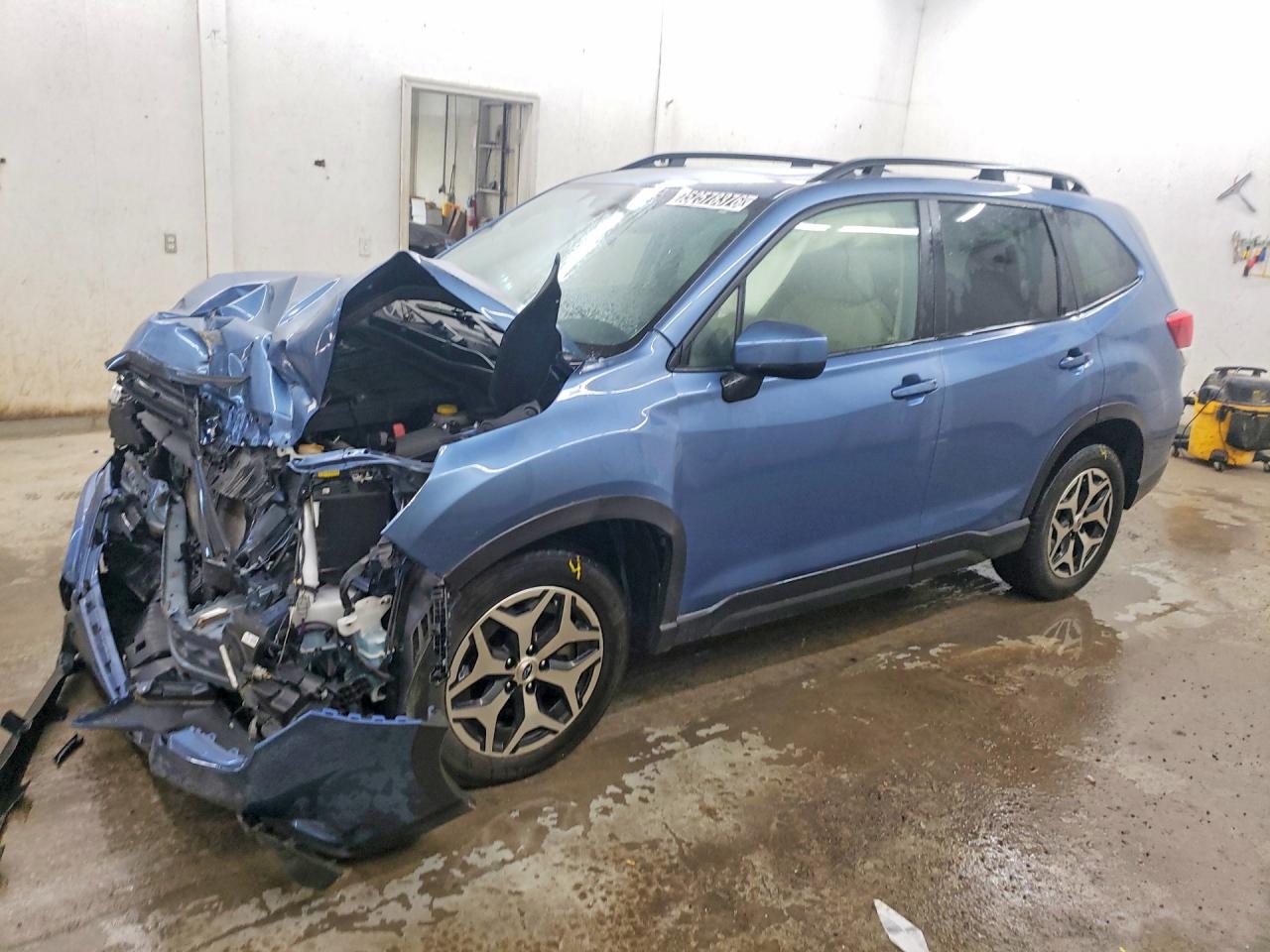 Salvage Subaru Forester Image