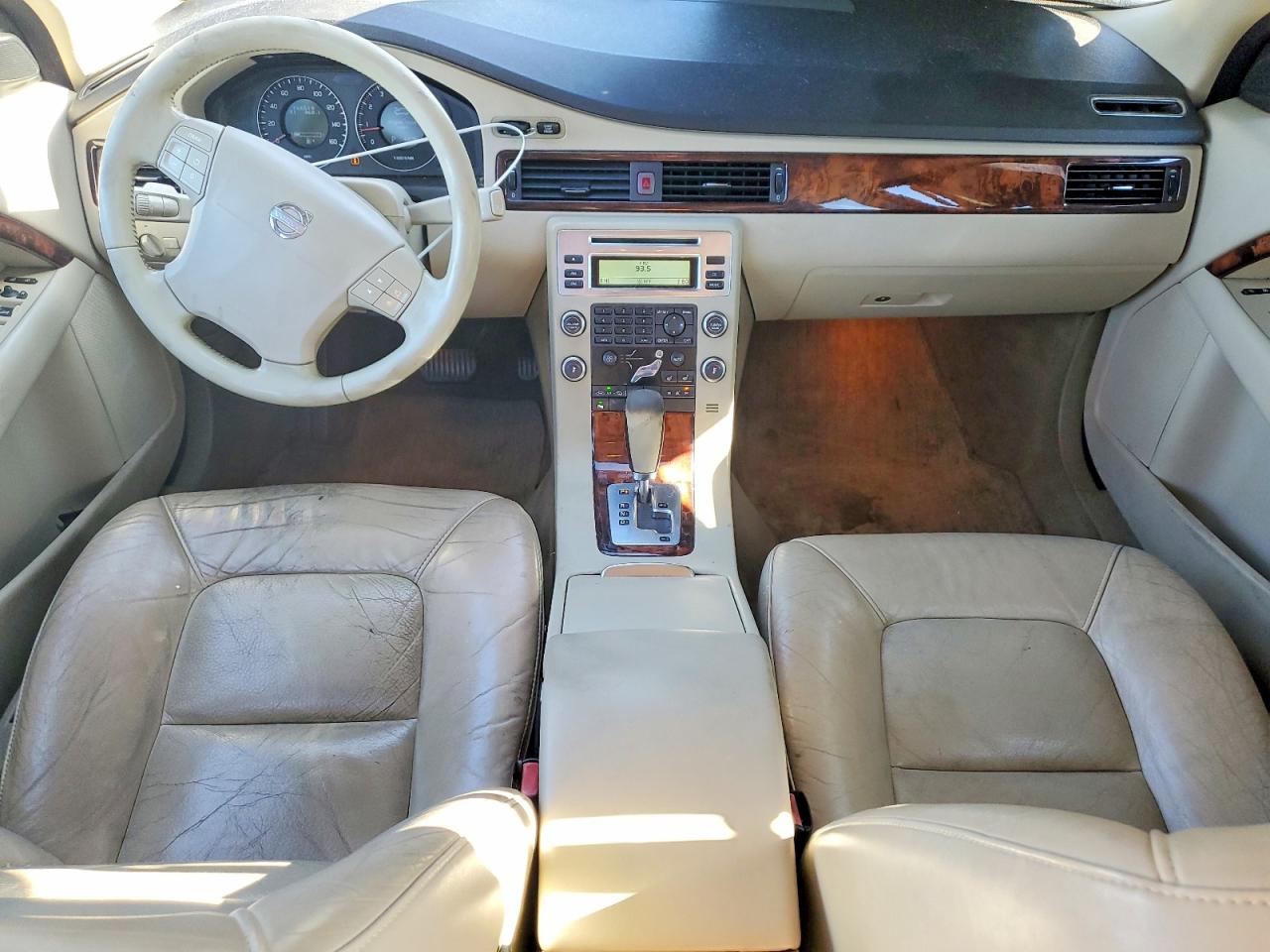 Volvo V70 3.2