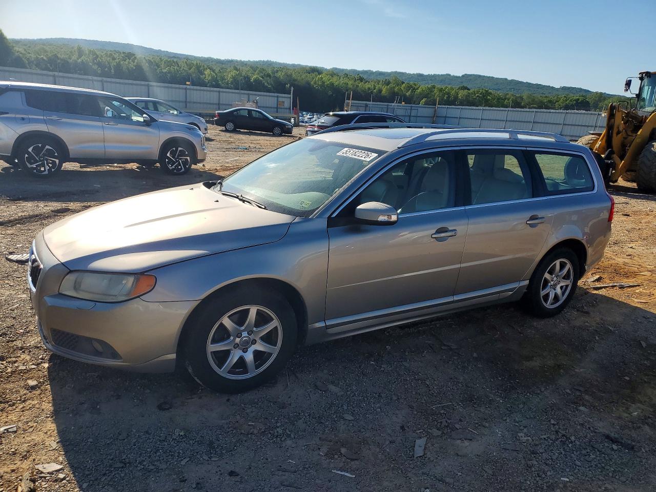 Salvage Volvo V70 Image