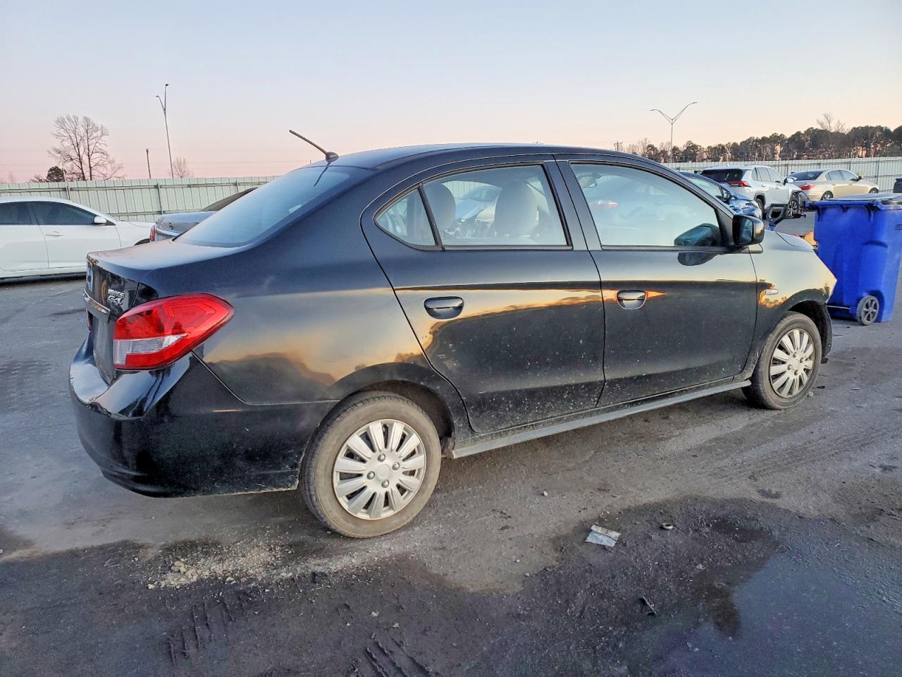 Mitsubishi Mirage G4 Es