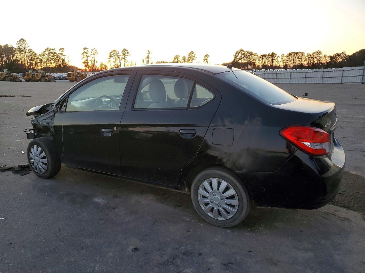 Mitsubishi Mirage G4 Es
