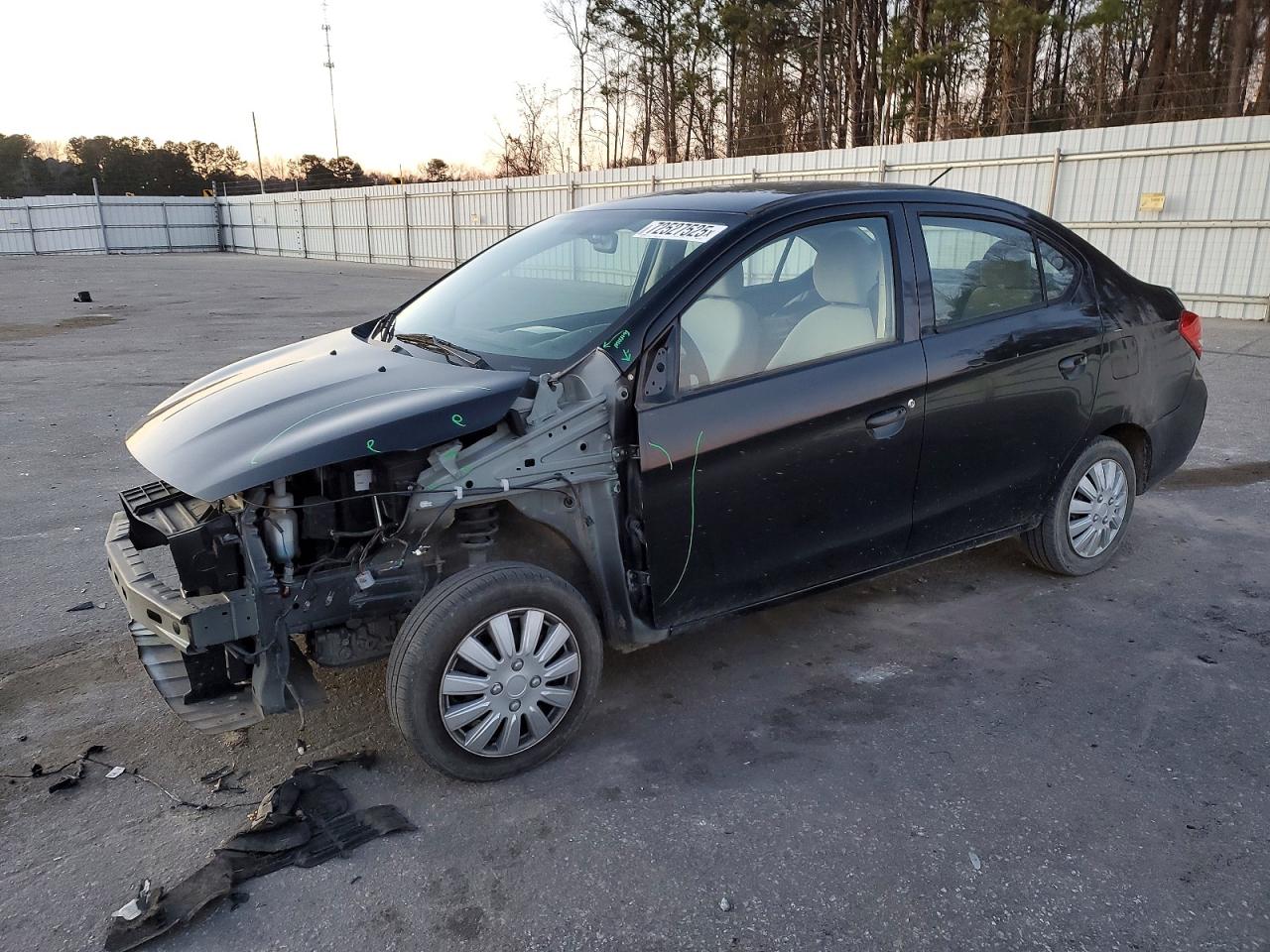 Salvage Mitsubishi Mirage Image