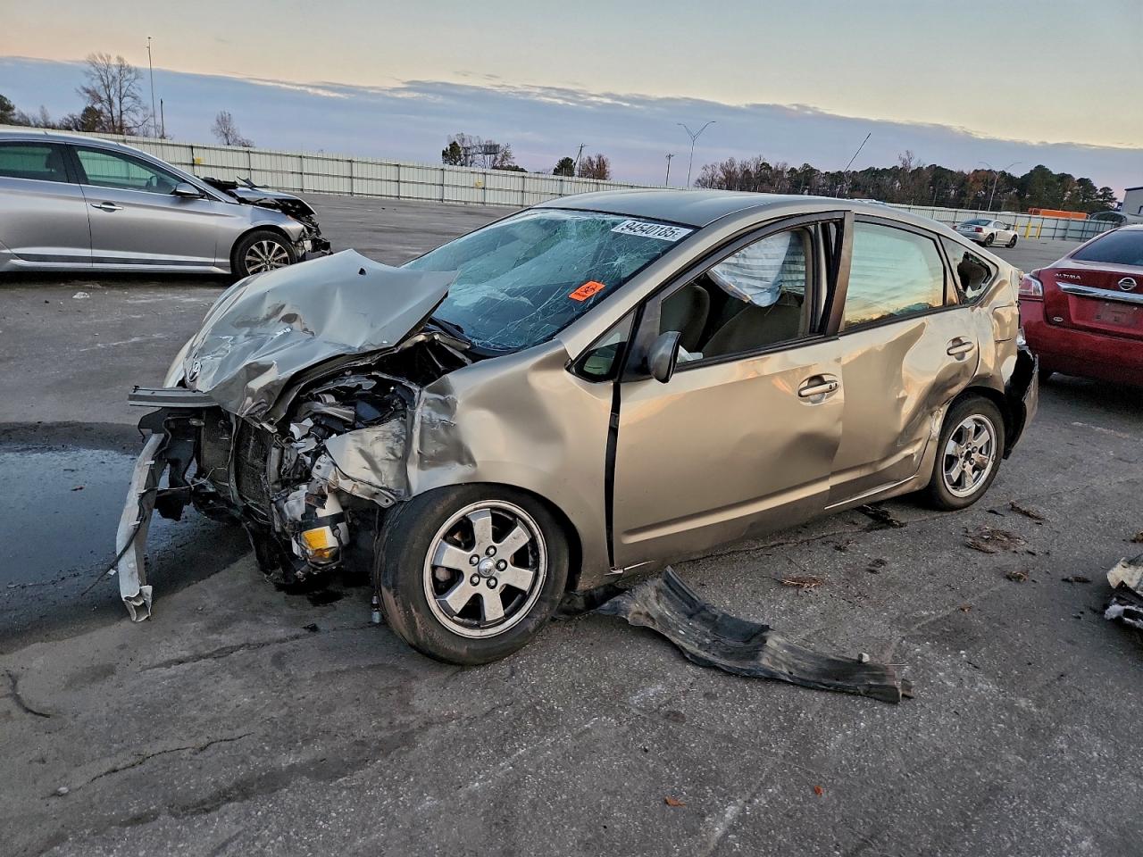 Salvage Toyota Prius Image
