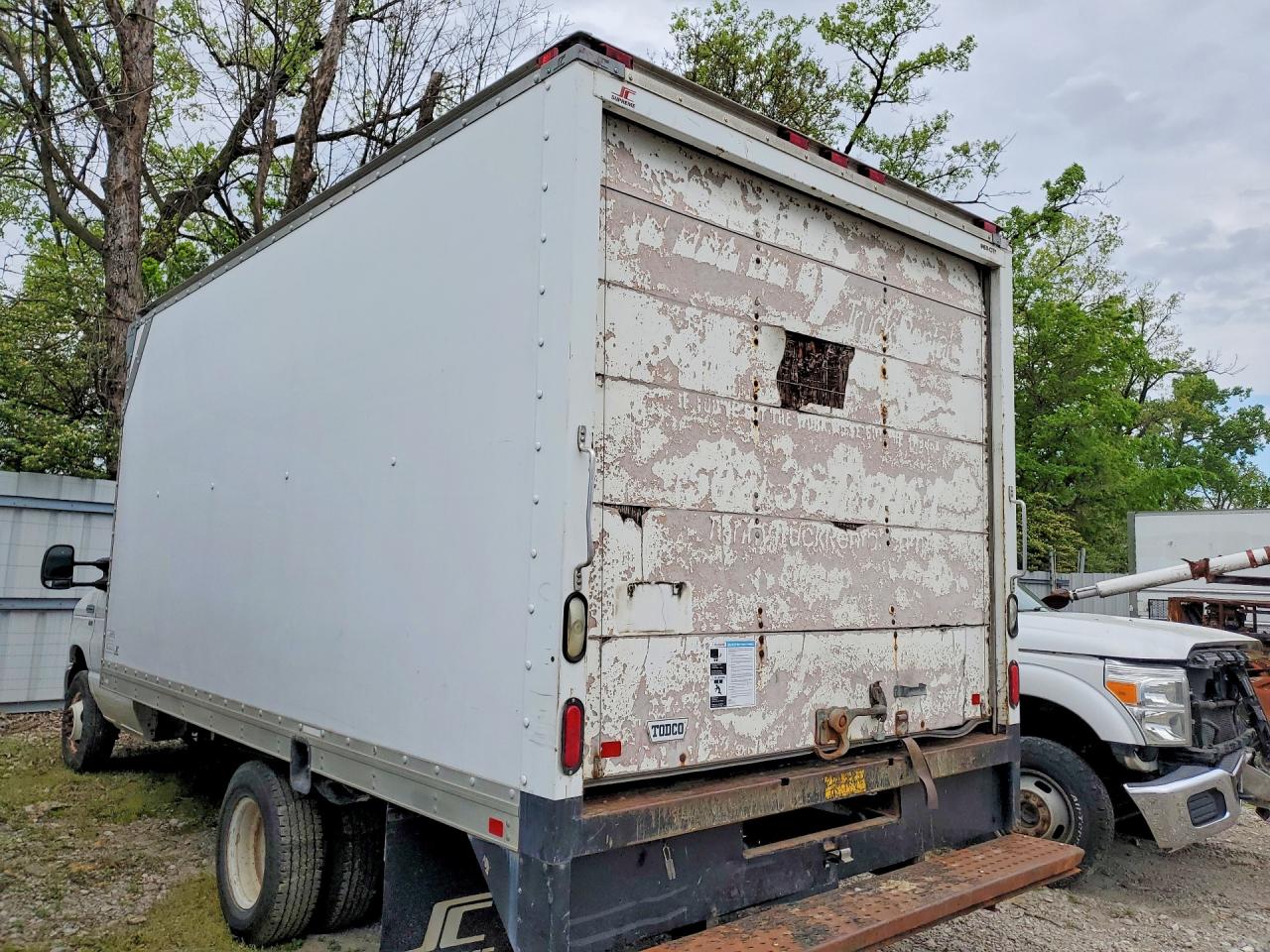 Ford Econoline E350 Super Duty Cutaway Van
