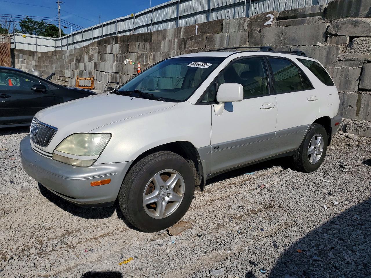 Salvage Lexus RX Image