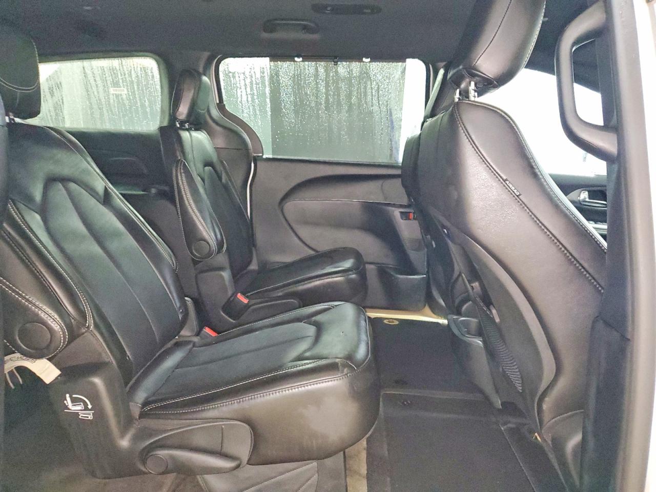 Chrysler Pacifica Select