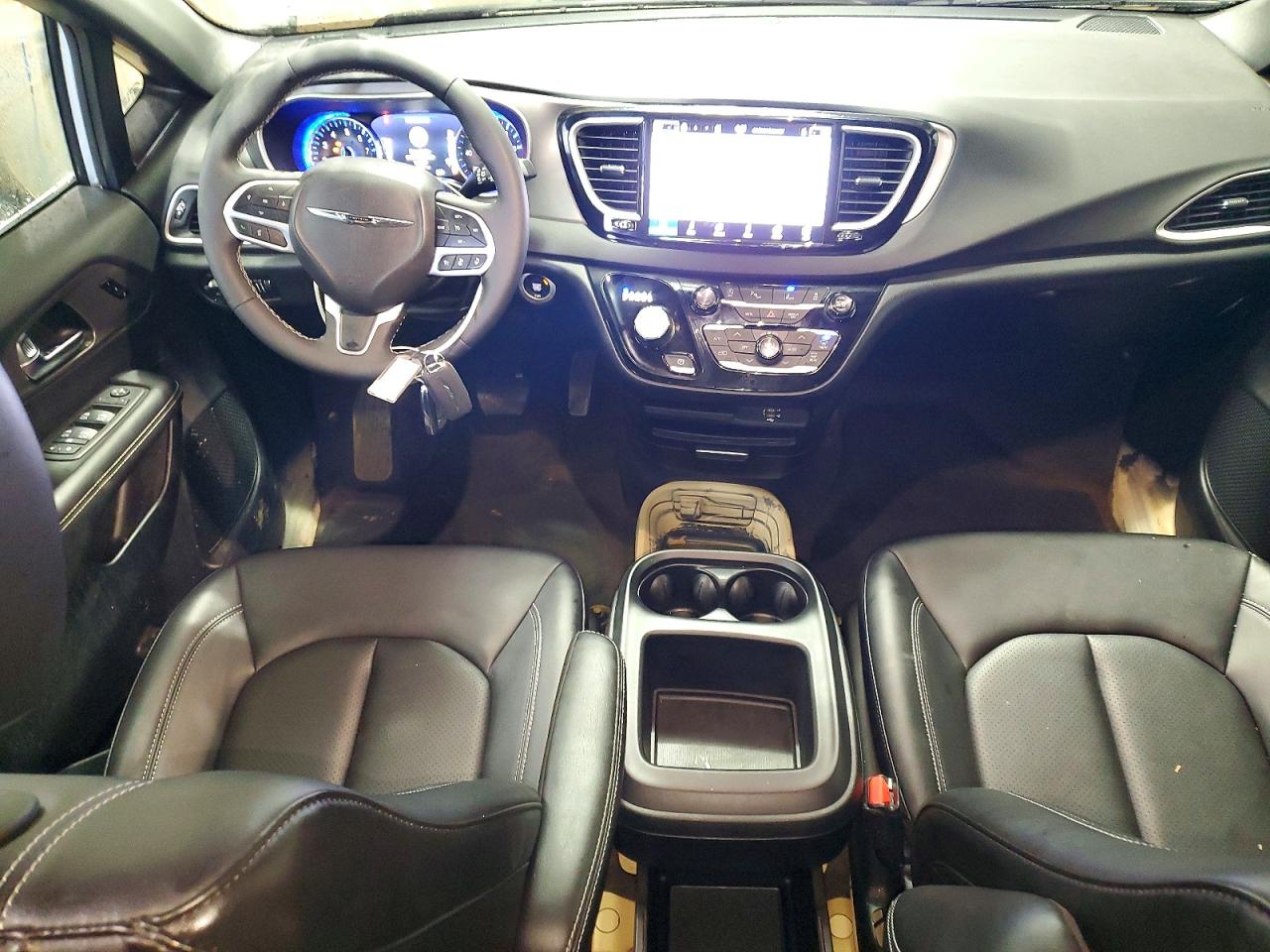 Chrysler Pacifica Select