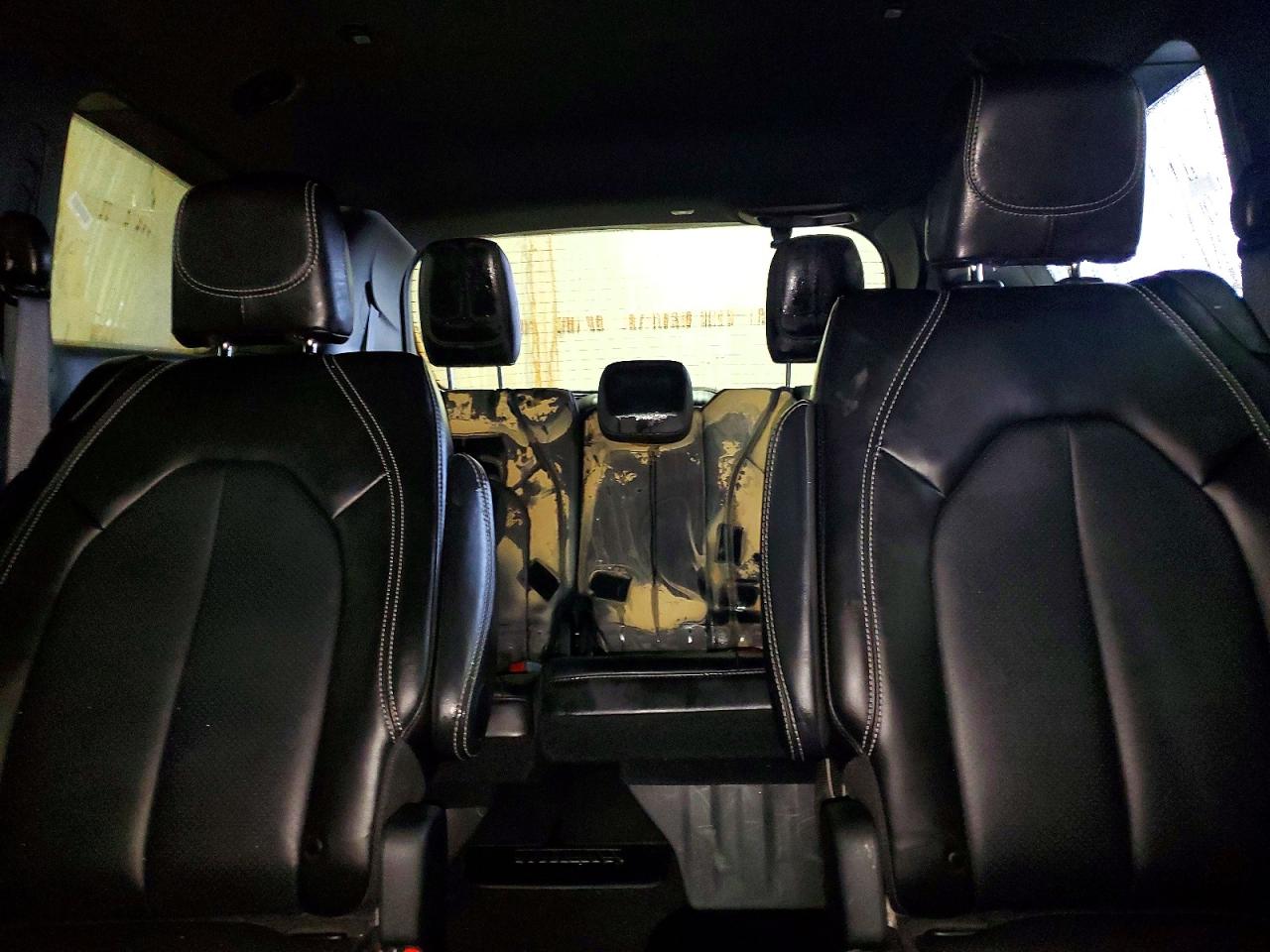 Chrysler Pacifica Select