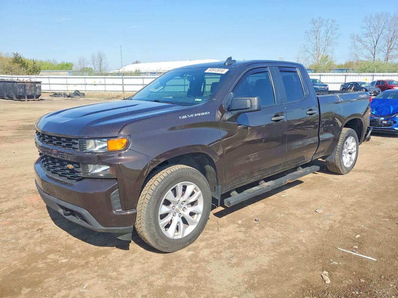 Salvage Chevrolet Silverado Image