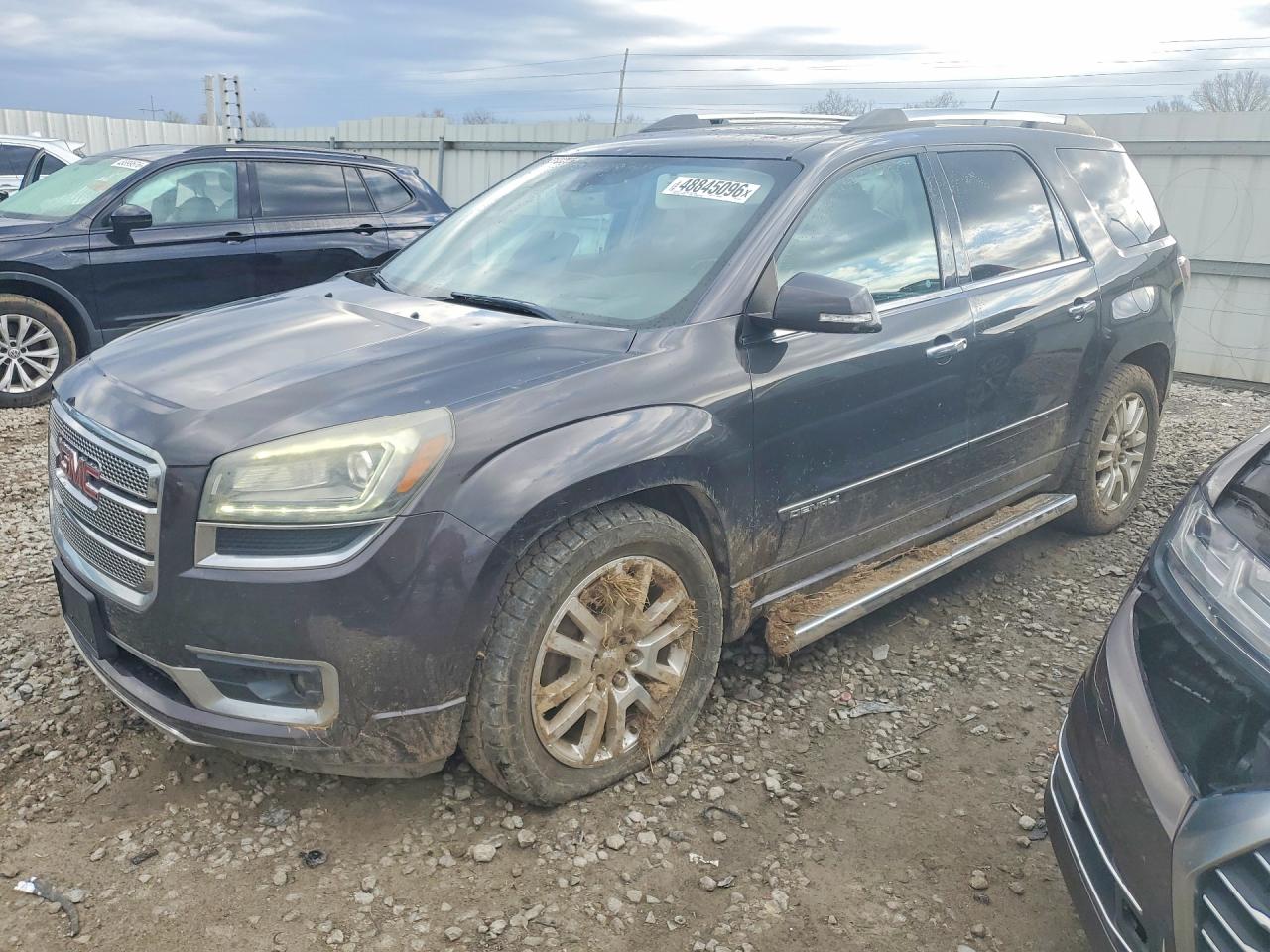 Salvage GMC Acadia Image