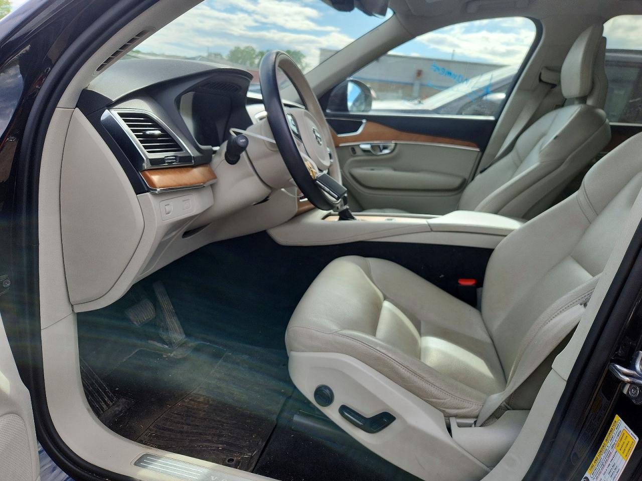 Volvo XC90 T6 Momentum