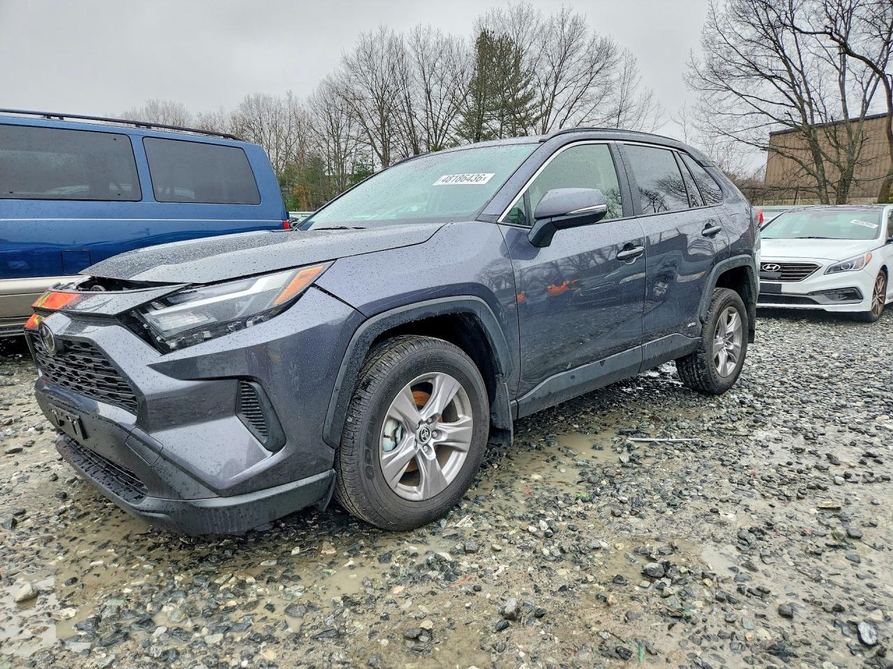 Salvage Toyota RAV4 Image