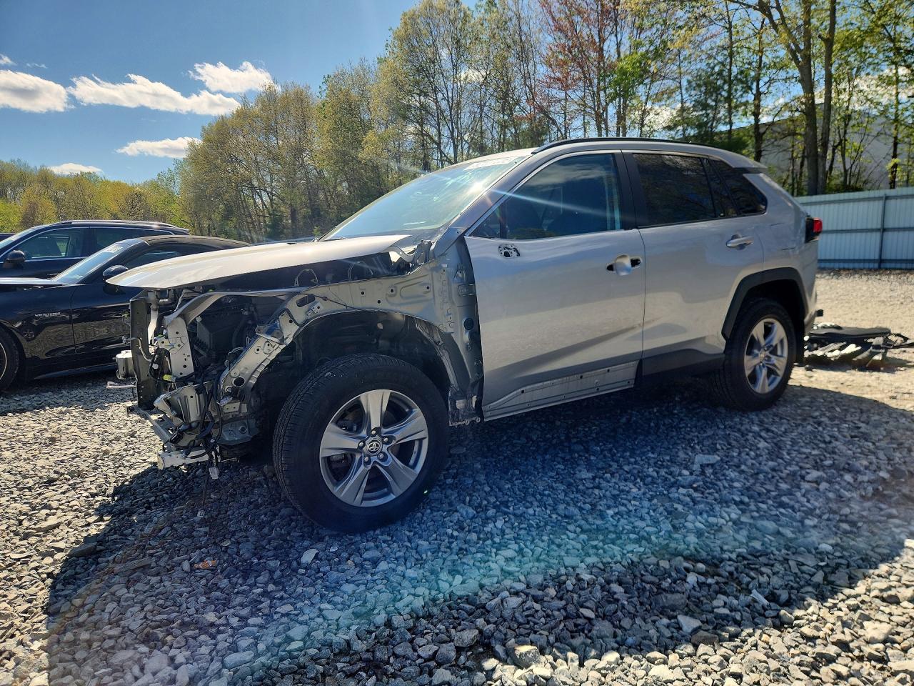 Salvage Toyota RAV4 Image