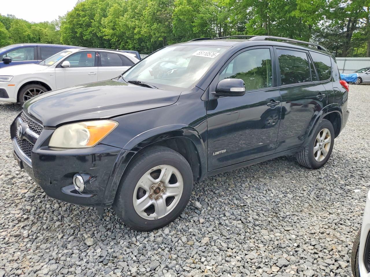 Salvage Toyota RAV4 Image