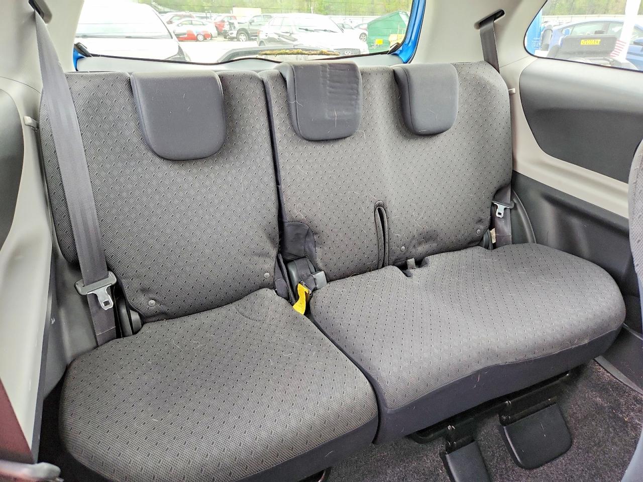 Toyota Yaris Base