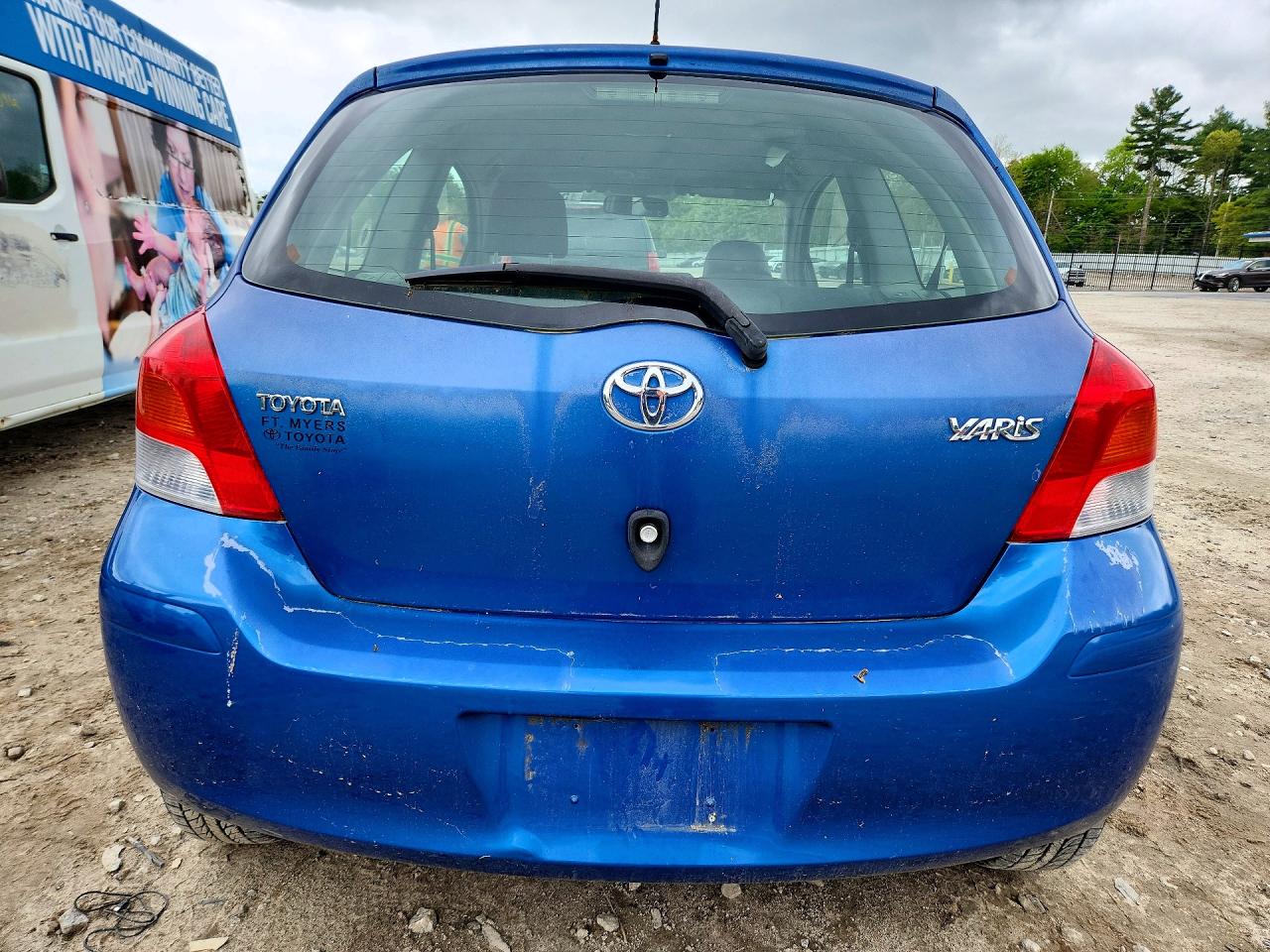 Toyota Yaris Base