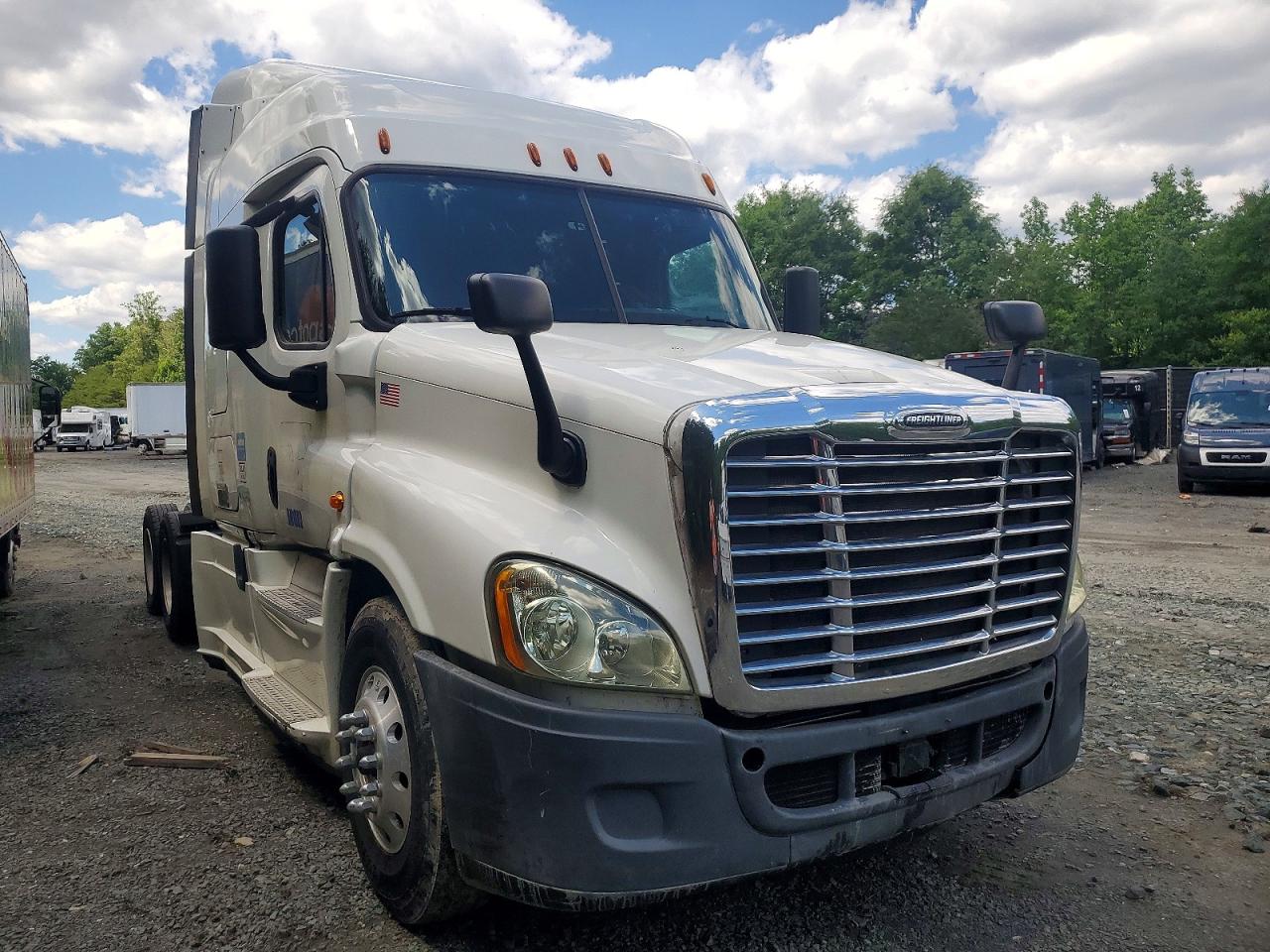 Salvage Freightliner Cascadia 125 Image