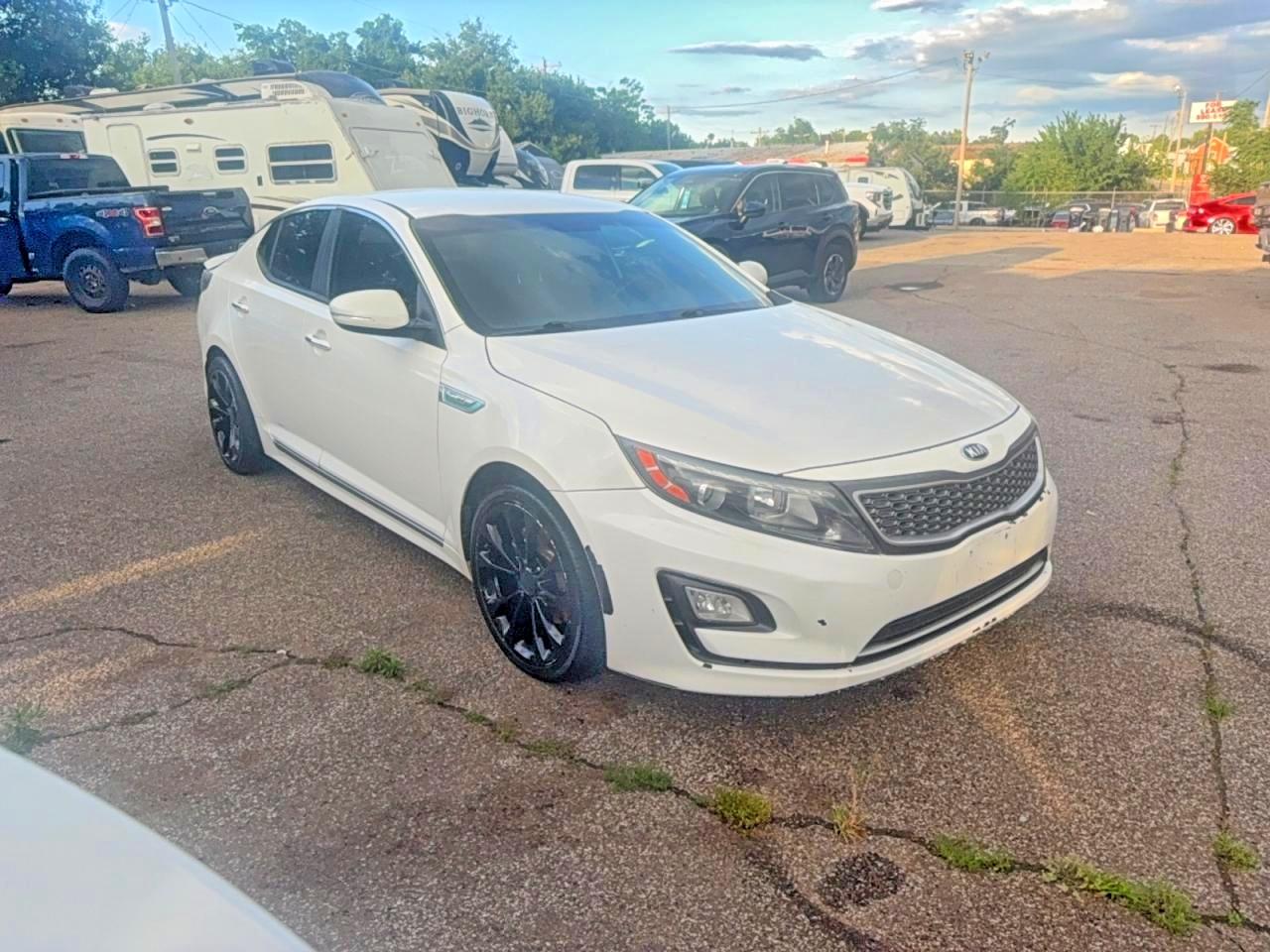 Salvage Kia Optima Image