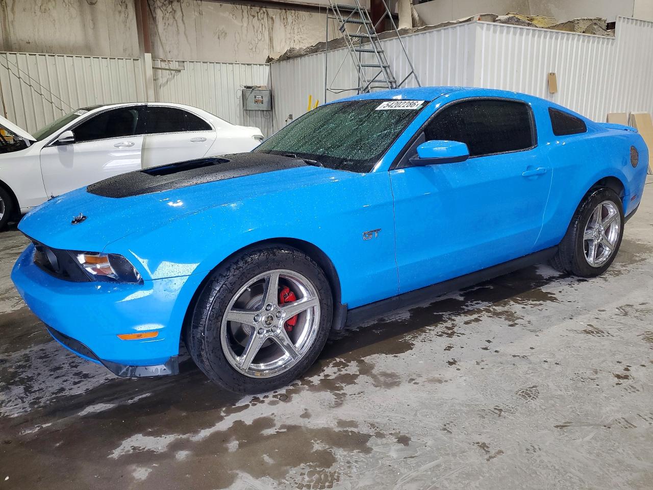 Salvage Ford Mustang Image