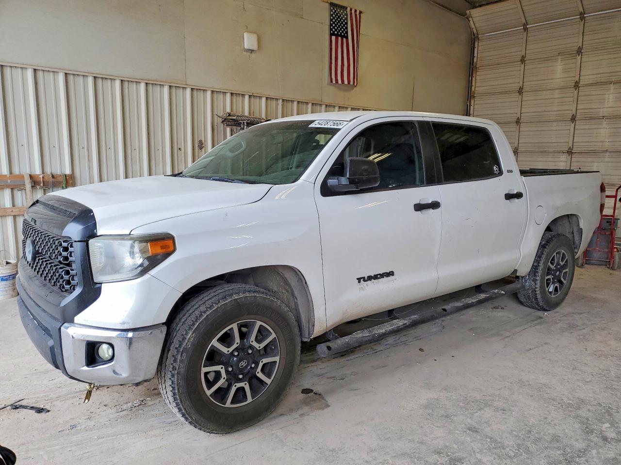 Salvage Toyota Tundra Image