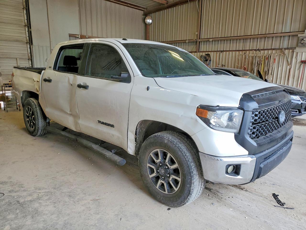 Toyota Tundra Crewmax Sr5