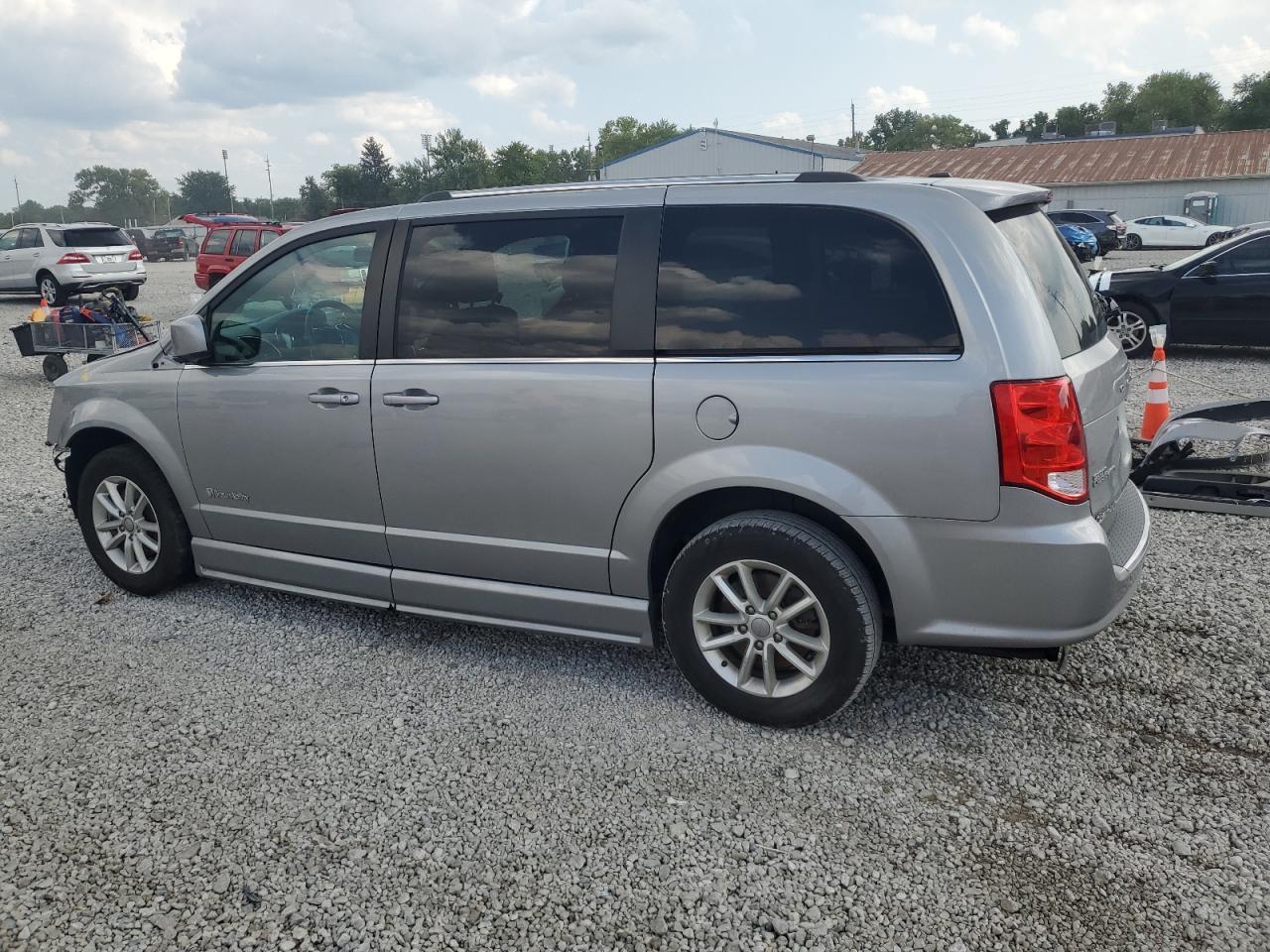 Dodge Caravan Sxt