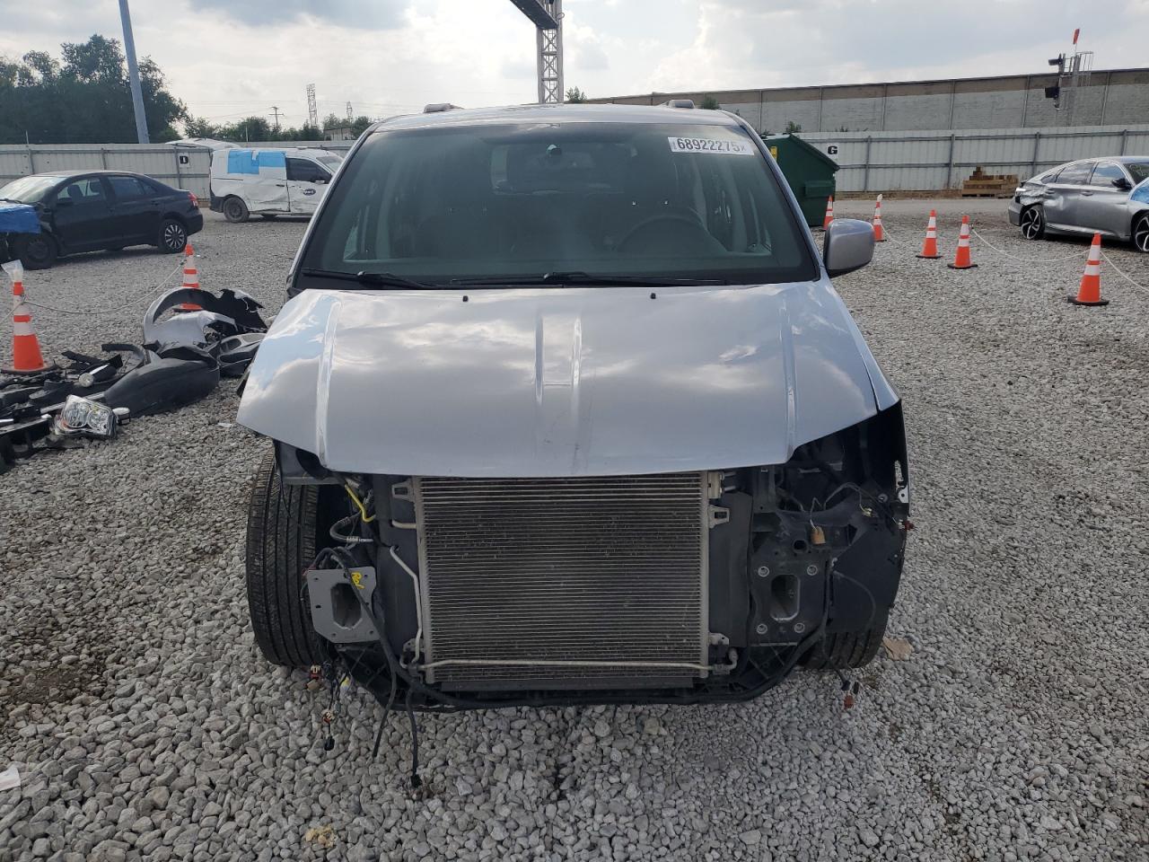Dodge Caravan Sxt
