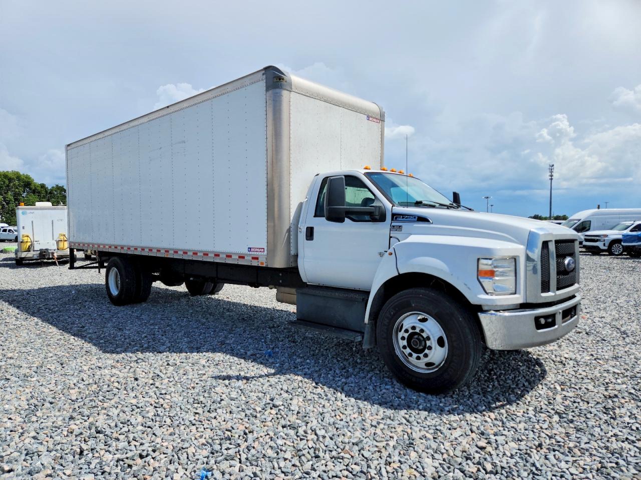 Salvage Ford F-750 Image