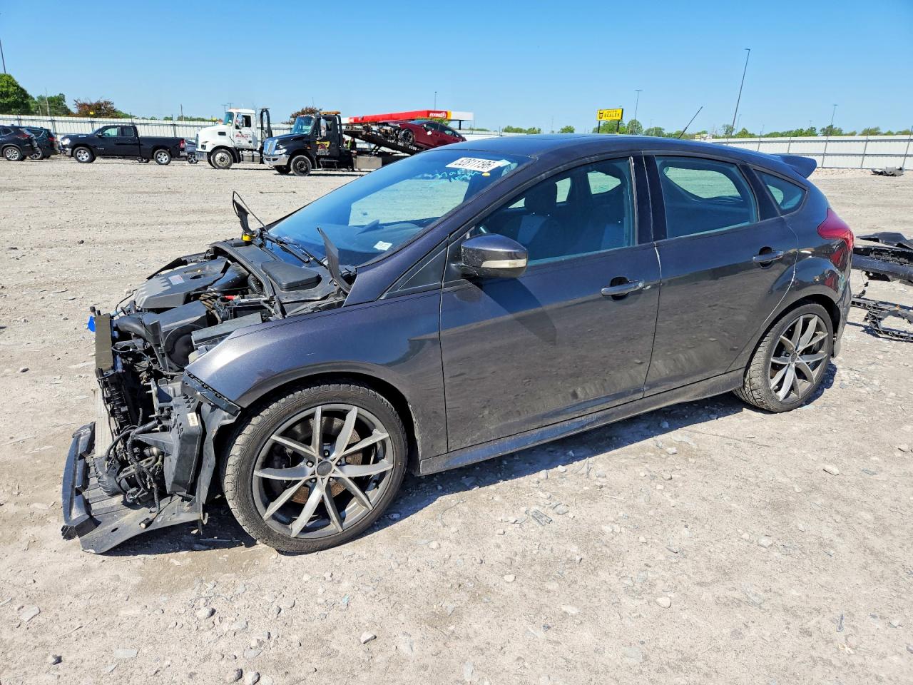 Salvage Ford Focus Image