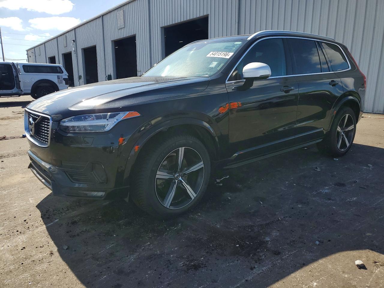 Salvage Volvo XC90 Image