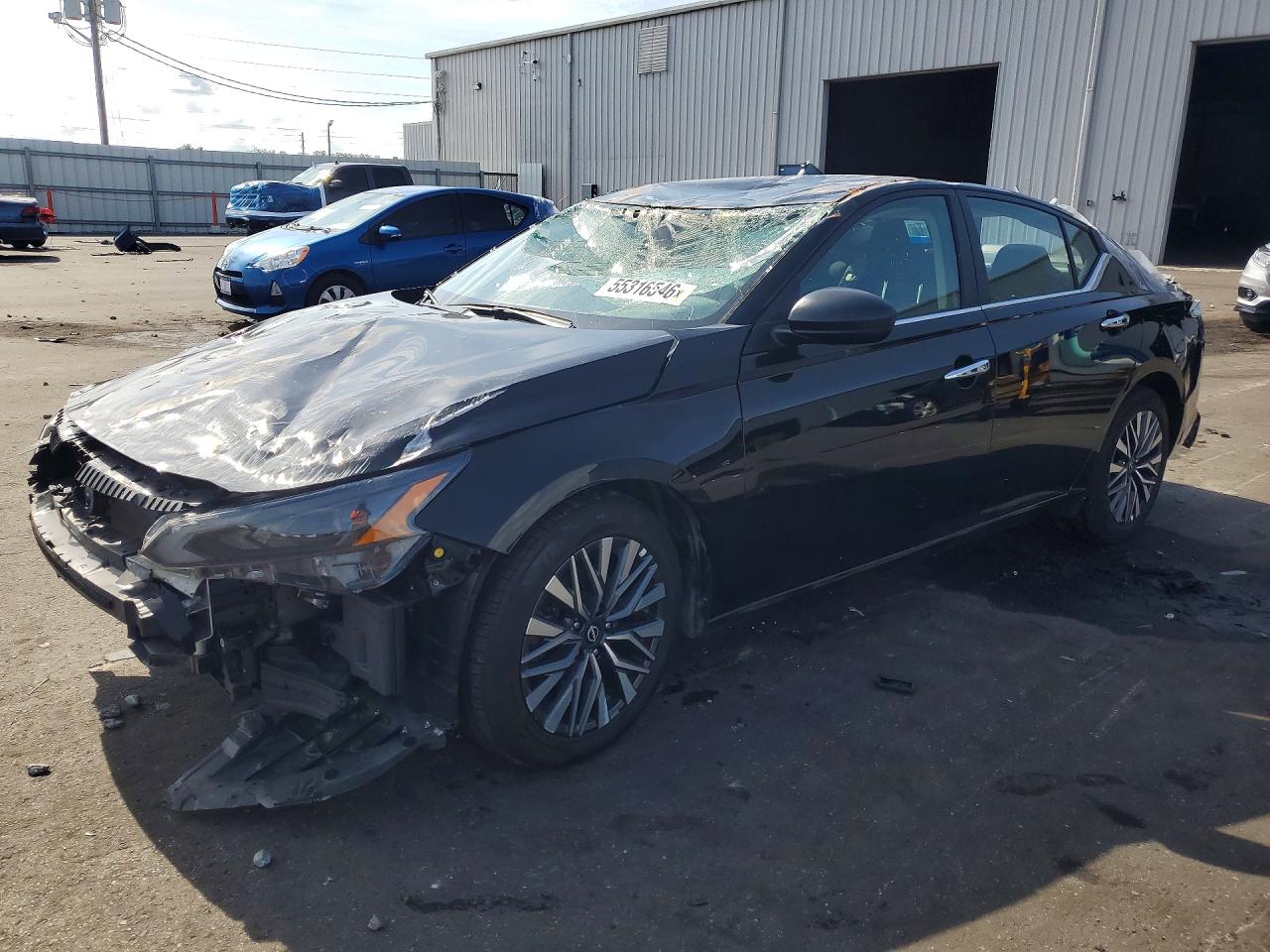 Salvage Nissan Altima Image