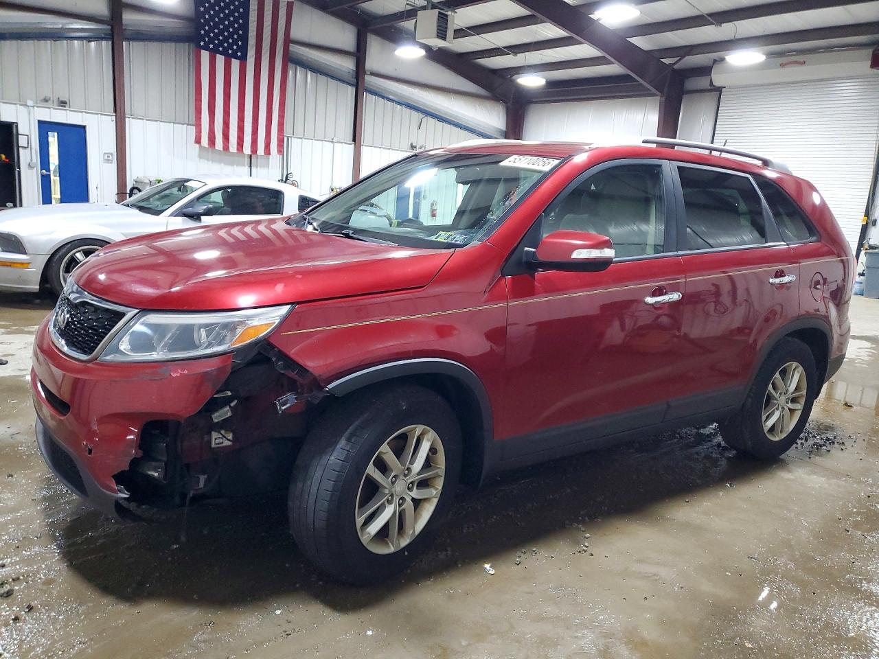 Salvage Kia Sorento Image