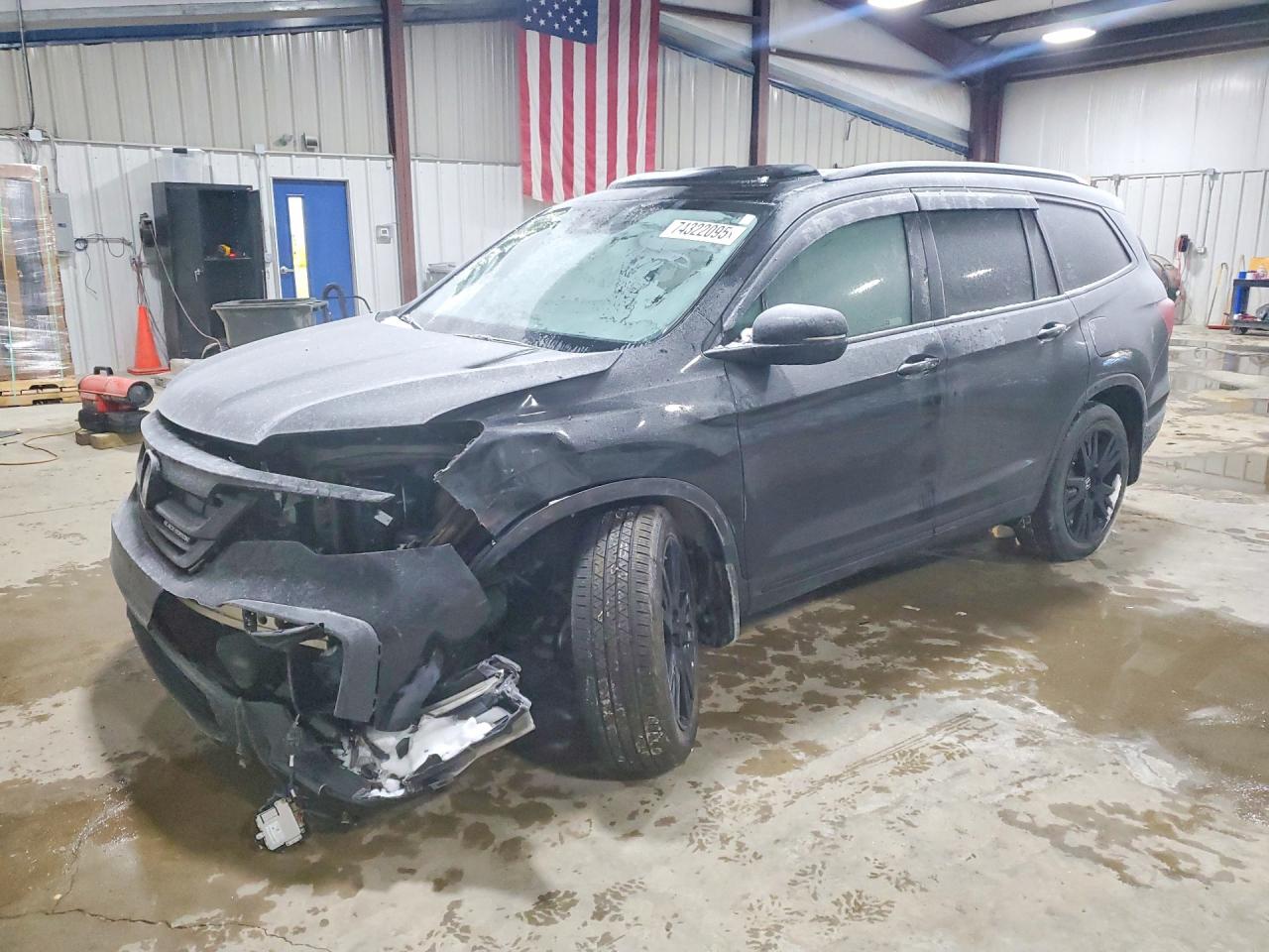 Salvage Honda Pilot Image