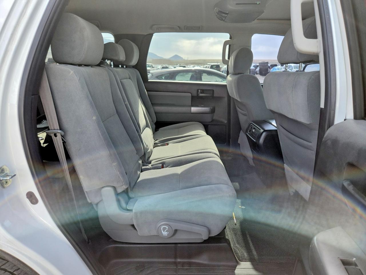 Toyota Sequoia Sr5