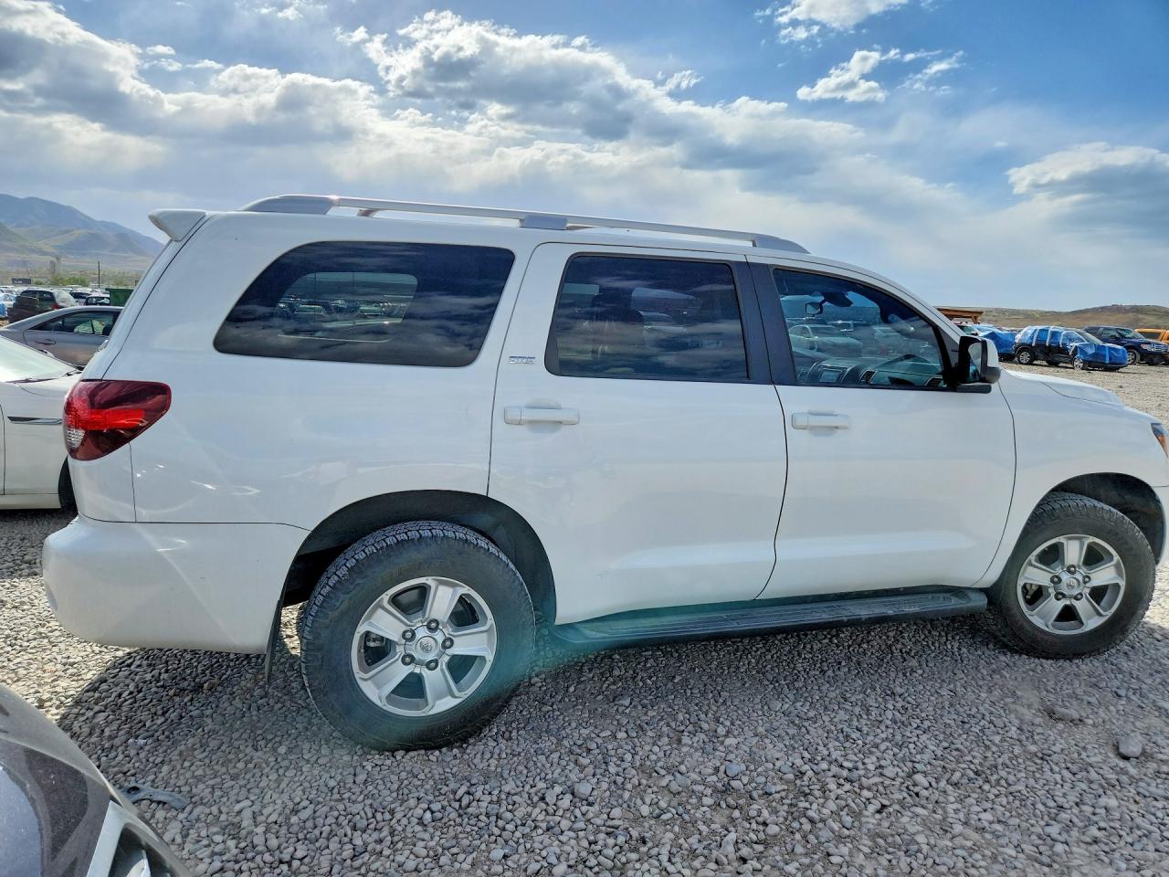 Toyota Sequoia Sr5