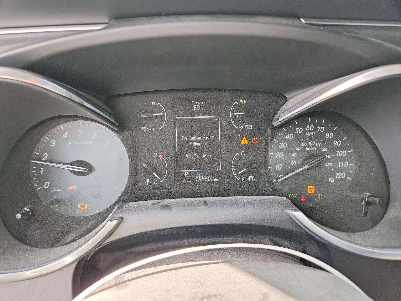 Toyota Sequoia Sr5