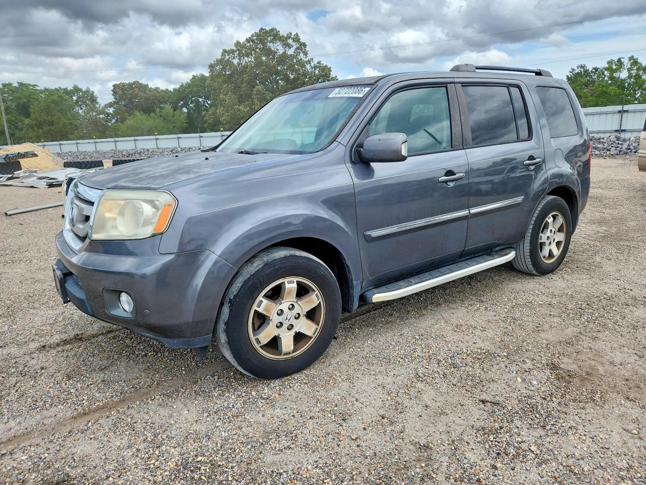 Salvage Honda Pilot Image