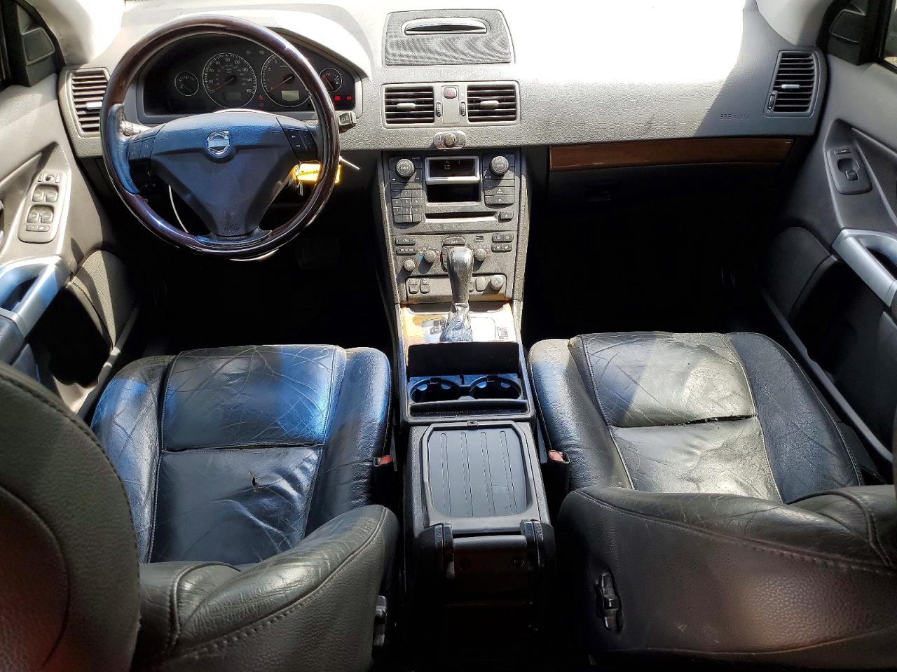 Volvo XC90 T6