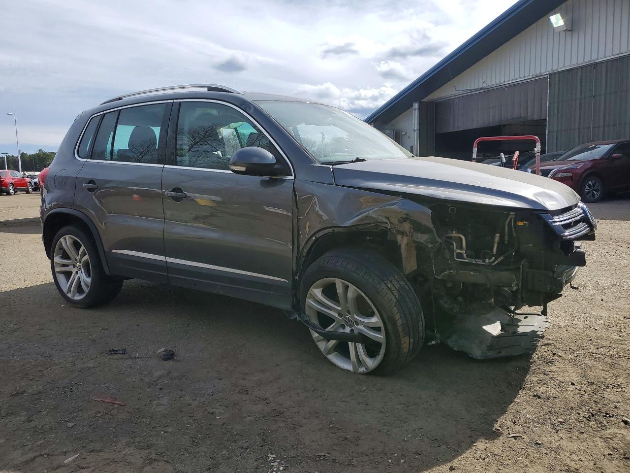 Volkswagen Tiguan S