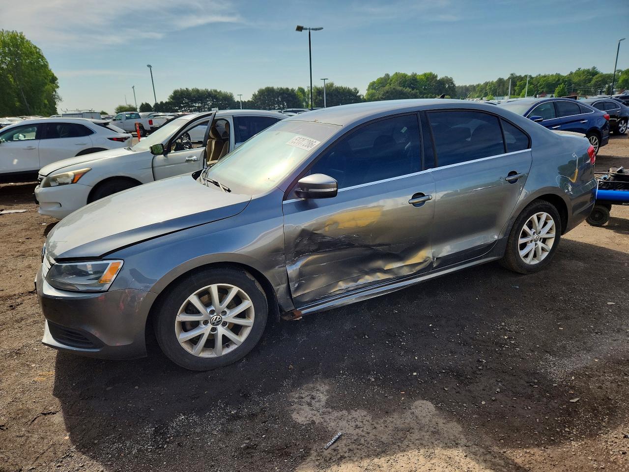 Salvage Volkswagen Jetta Image