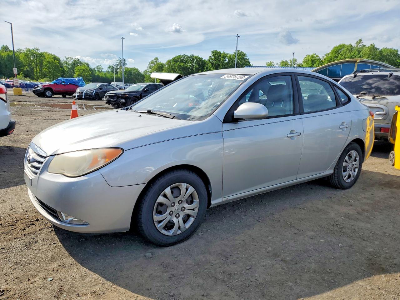 Salvage Hyundai ELANTRA Image
