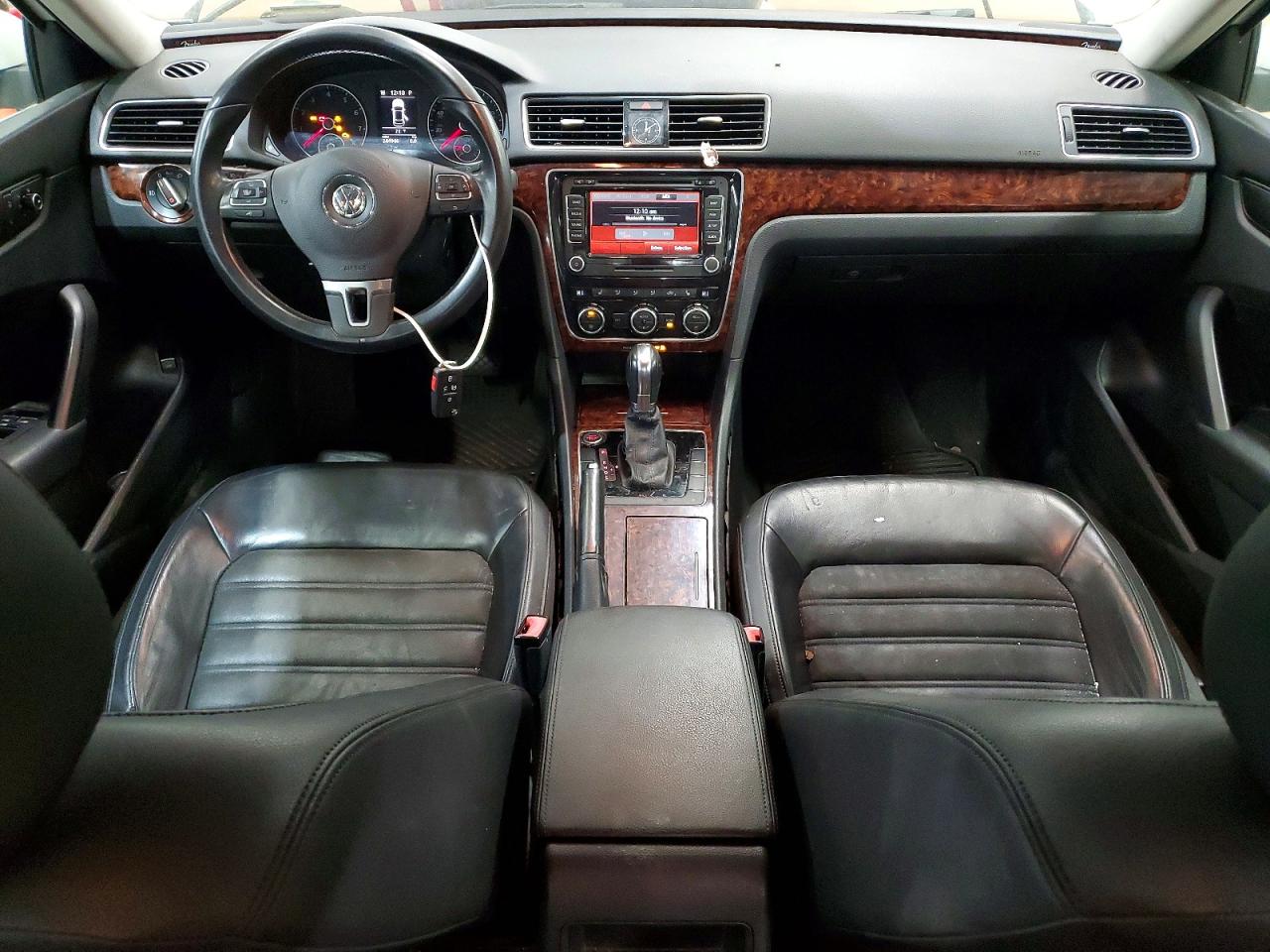 Volkswagen Passat Sel
