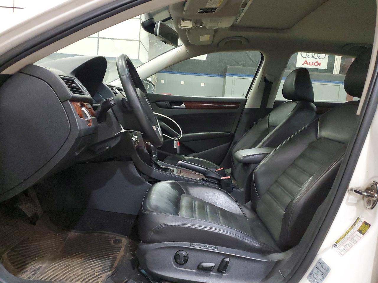 Volkswagen Passat Sel