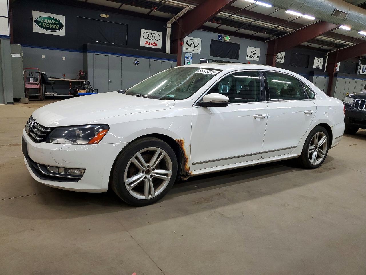 Salvage Volkswagen Passat Image