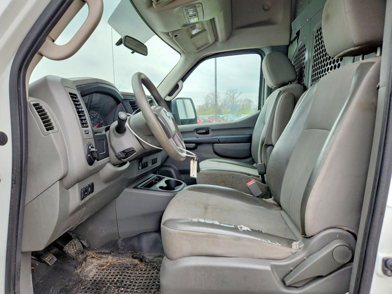 Nissan Nv