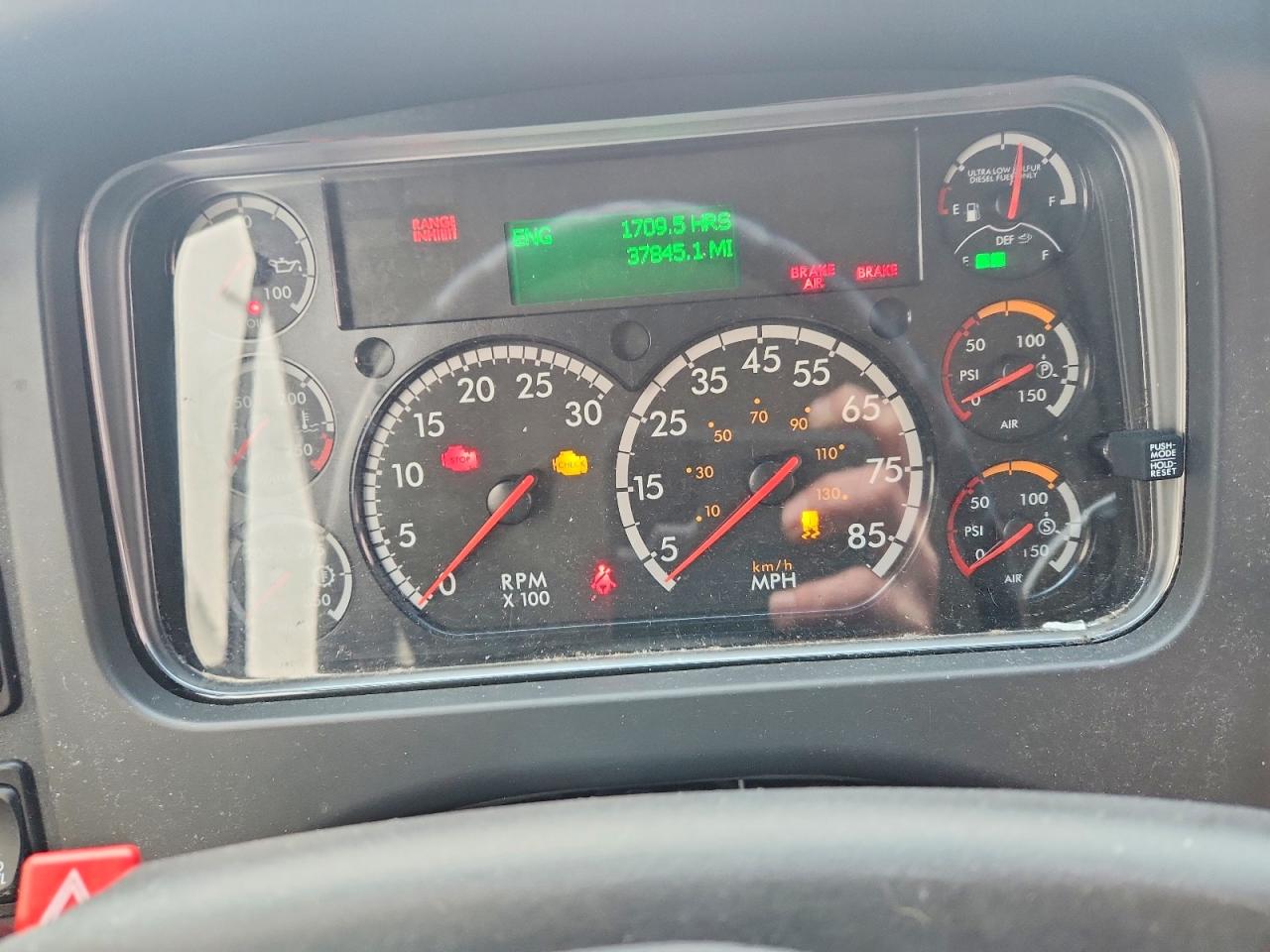 Freightliner Chassis B2b