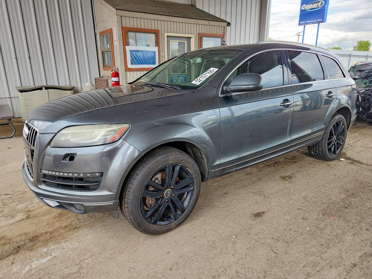 Salvage Audi Q7 Image